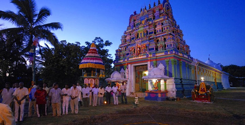 Architecture et représentation divine d’un espace sacré hindou de plantation 